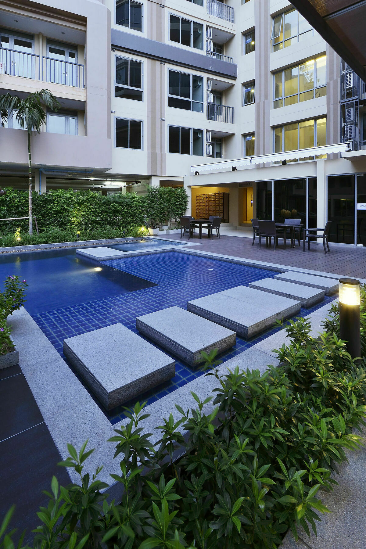 Siamese Nanglinchee Lägenhet Bangkok Exteriör bild